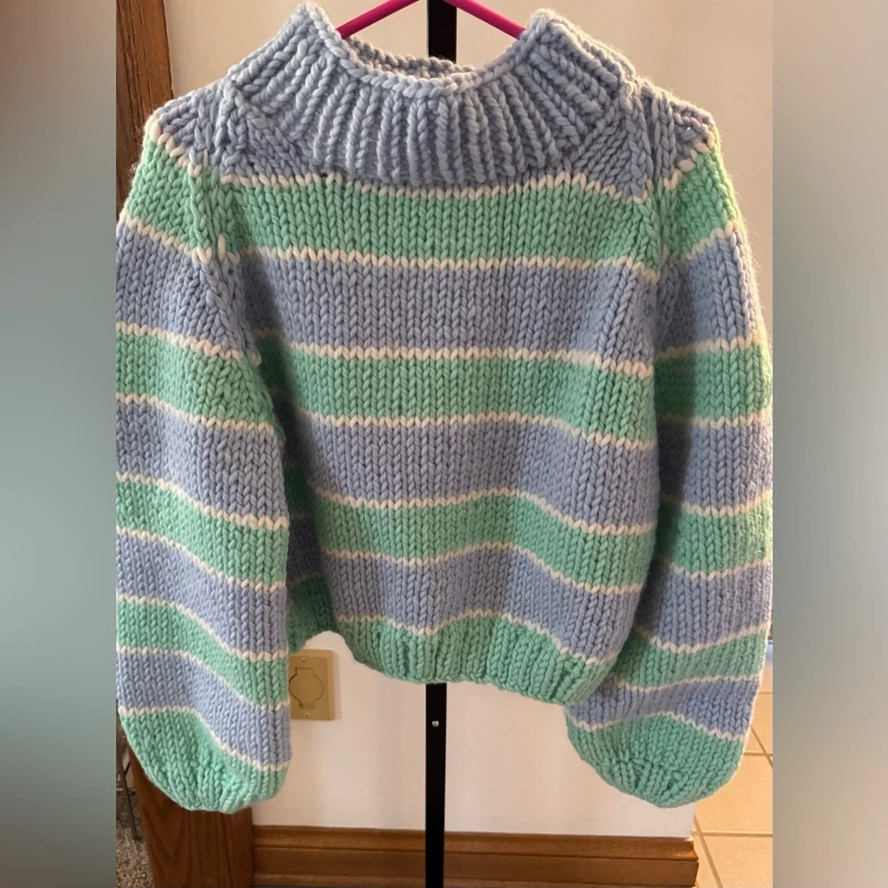 NIB Women’s O/S GOGO Sweaters Stripe Pullover Opal/Blue Bird/Snow - Picture 3 of 11